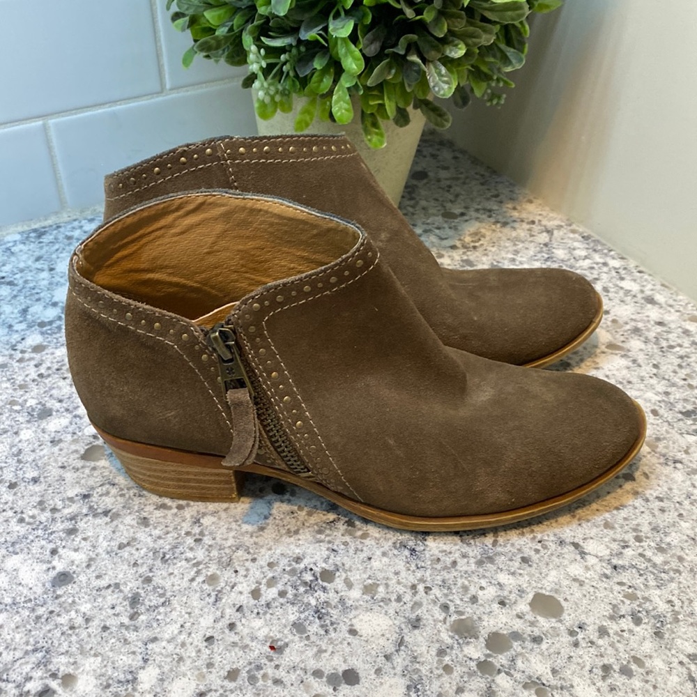 Lucky Brand leather ankle boots size 6